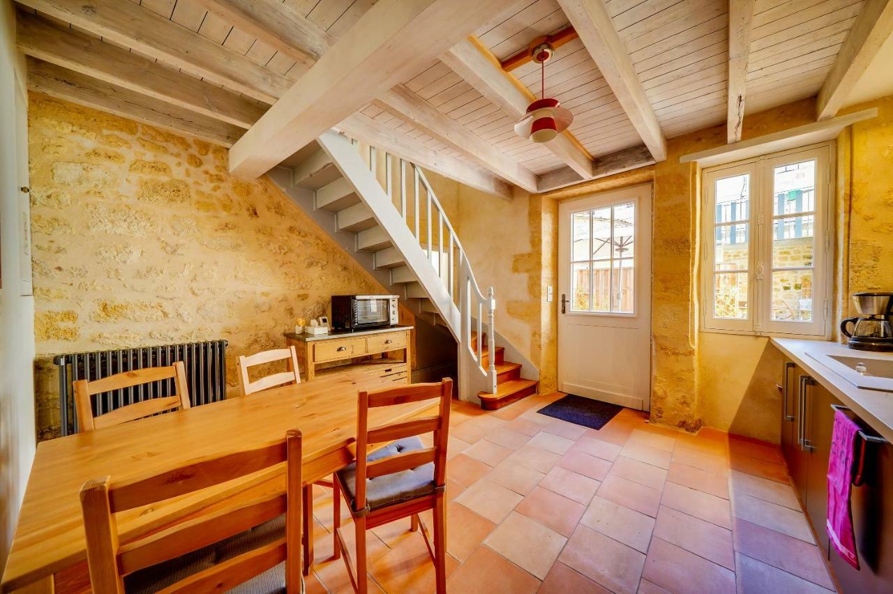 Logis Loiseau Avec Terrasse Apartment Saint-Emilion Exterior photo
